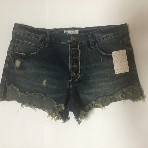 Free People cutoff denim shorts! New with tags - Picture 3 of 8